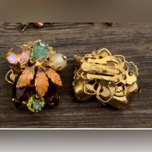True Vintage WEISS Floral Bouquet Earrings Special Glass Beads & Golden Leaves
